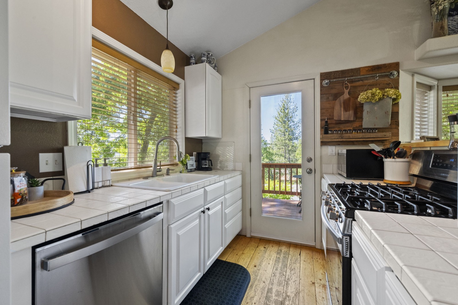 Fully stocked kitchen
